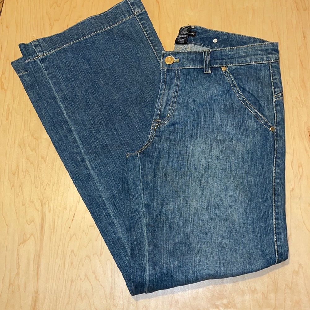 NEW YORK AND CO. WOMENS JEANS HIGH WAISTED 98% COTTON 2 % SPANDEX FLARE JEANS
